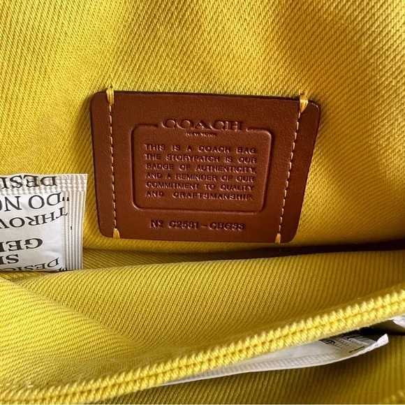 Coach Tabby Shoulder Bag 20 With Quilting Neon - Picture 11 of 12